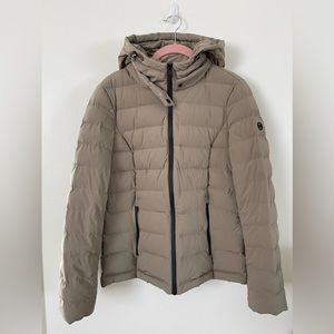 ✨Used Like New✨ Michael Kors Packable puffer winter coat